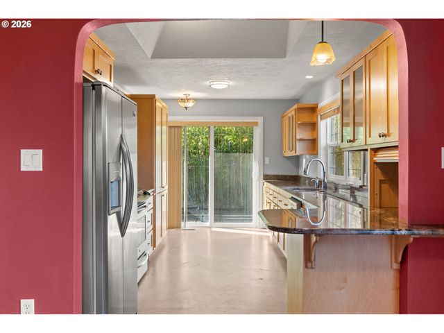 810 E 20TH Ave, Eugene, OR 97405