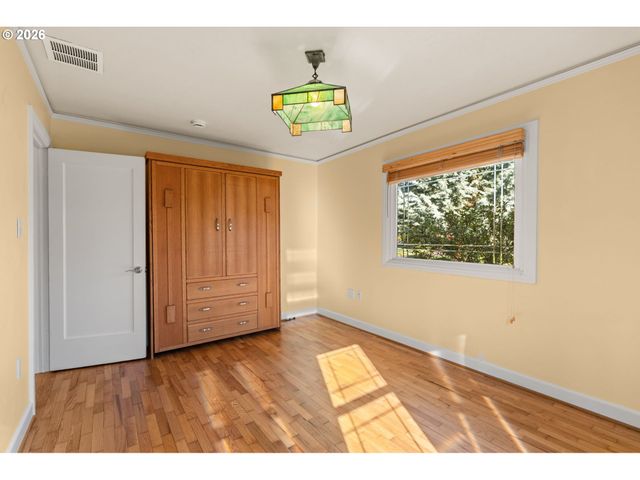 810 E 20TH Ave, Eugene, OR 97405