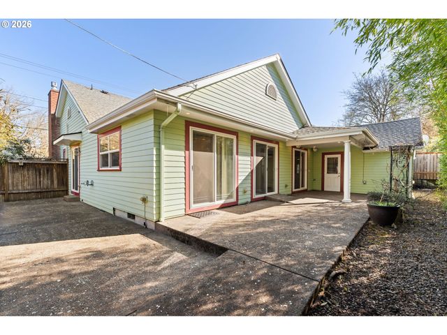 810 E 20TH Ave, Eugene, OR 97405