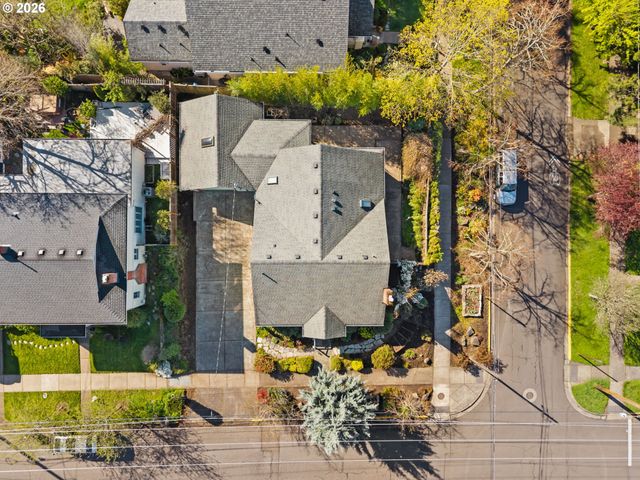 810 E 20TH Ave, Eugene, OR 97405