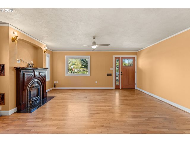 810 E 20TH Ave, Eugene, OR 97405