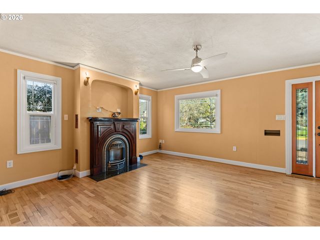 810 E 20TH Ave, Eugene, OR 97405