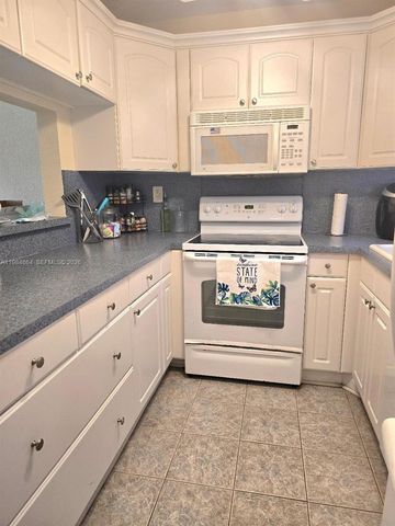 2998 E Sunrise Lakes Dr 111, Sunrise, FL 33322