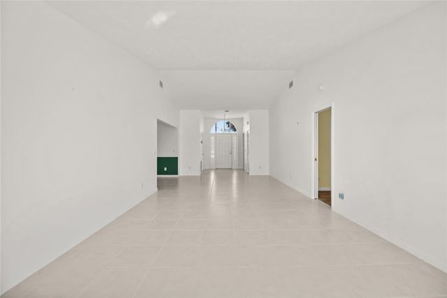 873 Lake Orchid Circle 873, Vero Beach, FL 32962