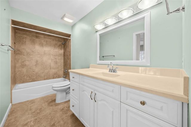 873 Lake Orchid Circle 873, Vero Beach, FL 32962