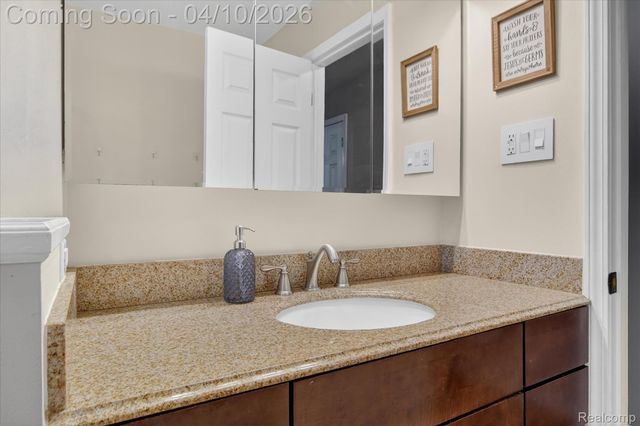 15036 Nola Street, Livonia, MI 48154
