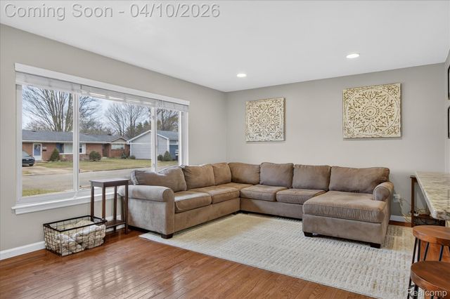 15036 Nola Street, Livonia, MI 48154