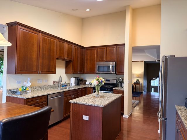 1804 Crenshaw Circle, Vernon Hills, IL 60061