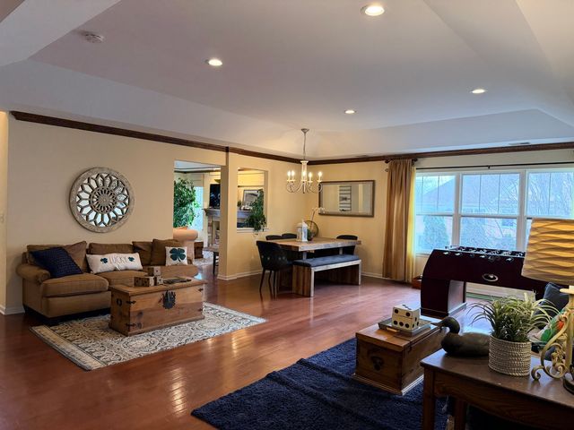 1804 Crenshaw Circle, Vernon Hills, IL 60061