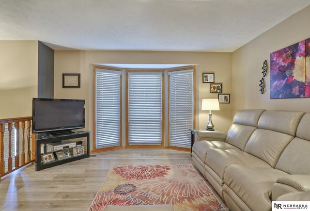 13581 W Circle, Omaha, NE 68137