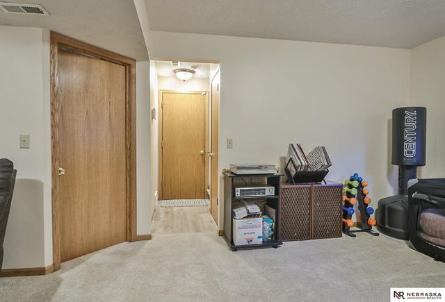 13581 W Circle, Omaha, NE 68137