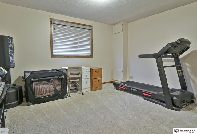 13581 W Circle, Omaha, NE 68137