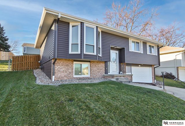 13581 W Circle, Omaha, NE 68137