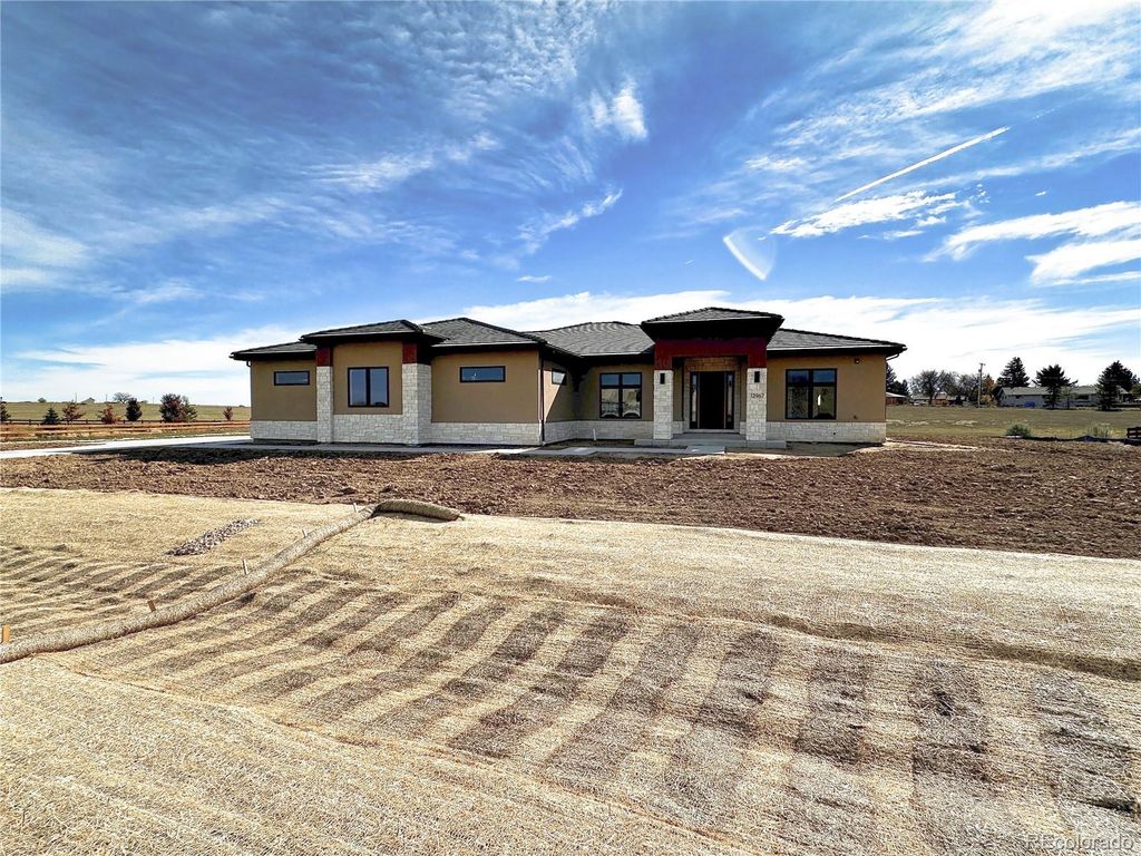 12967 Woodridge Drive, Longmont, CO 80504