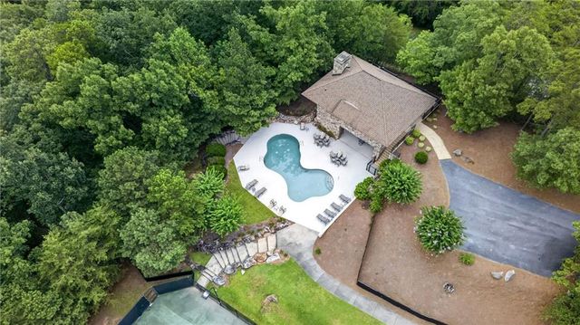 16 Ridgewater Drive SE, Cartersville, GA 30121