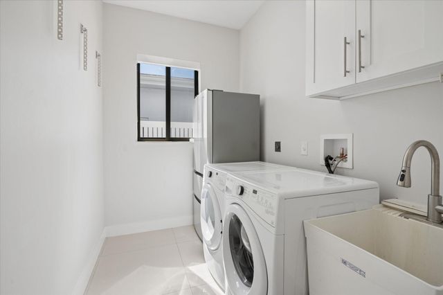 1113 NE 11th Avenue, Fort Lauderdale, FL 33304