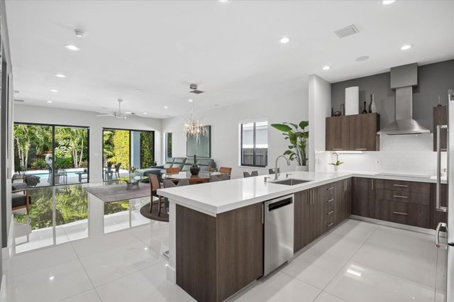 1113 NE 11th Avenue, Fort Lauderdale, FL 33304