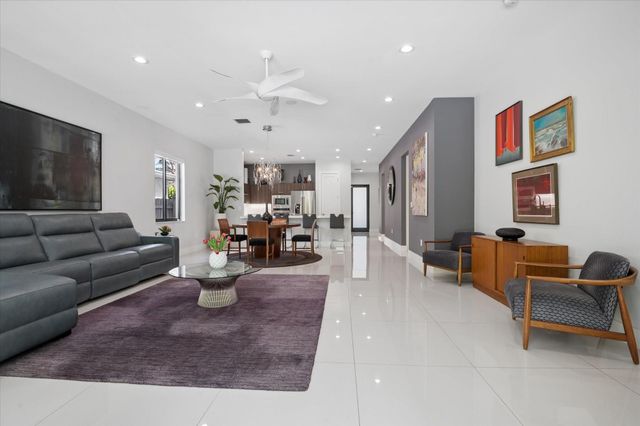 1113 NE 11th Avenue, Fort Lauderdale, FL 33304