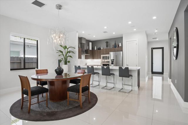 1113 NE 11th Avenue, Fort Lauderdale, FL 33304