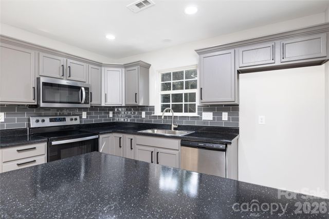 136 Mangum Circle, Mooresville, NC 28117