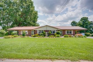 207 Cherry Street, Mount Carmel, TN 37645