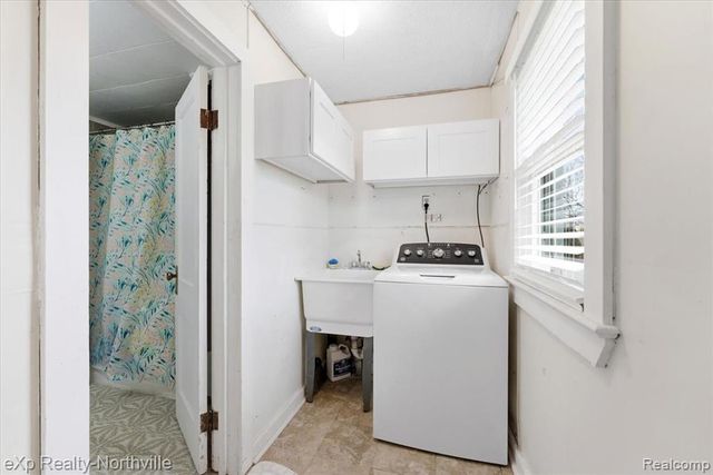 1355 5 Mile Road, Whitmore Lake, MI 48189