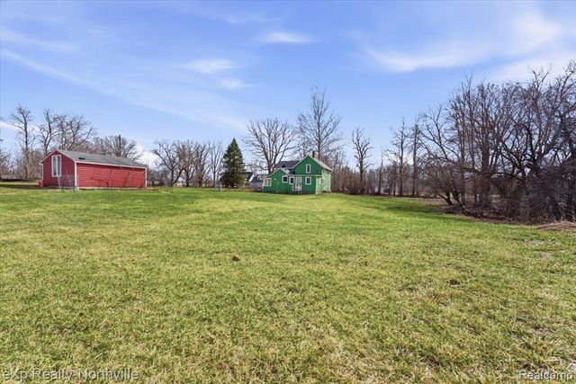 1355 5 Mile Road, Whitmore Lake, MI 48189