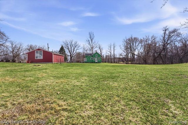 1355 5 Mile Road, Whitmore Lake, MI 48189