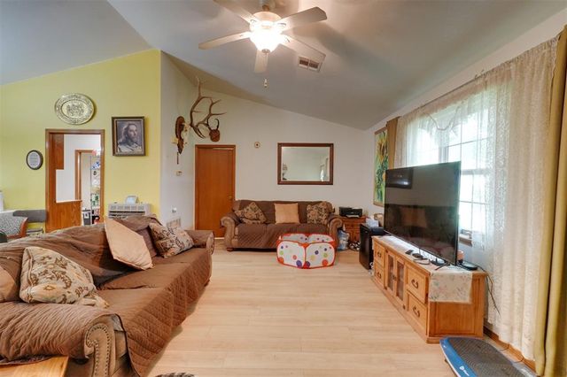 15606 Econtuchka Road, Earlsboro, OK 74840