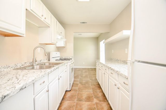 2110 Pickerton Drive, Pasadena, TX 77536