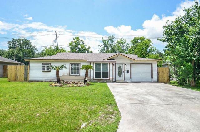 2110 Pickerton Drive, Pasadena, TX 77536