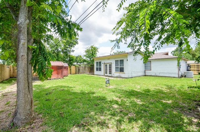 2110 Pickerton Drive, Pasadena, TX 77536