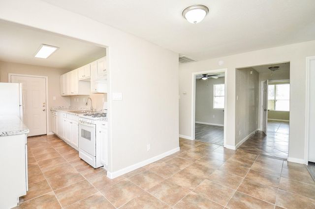 2110 Pickerton Drive, Pasadena, TX 77536