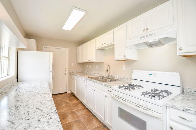 2110 Pickerton Drive, Pasadena, TX 77536