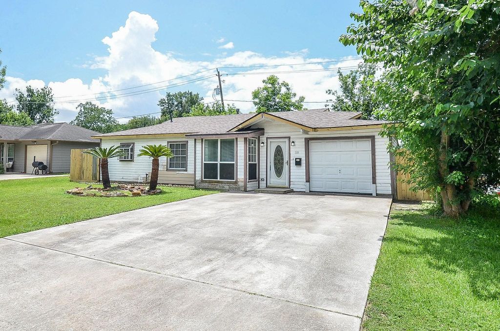 2110 Pickerton Drive, Pasadena, TX 77536