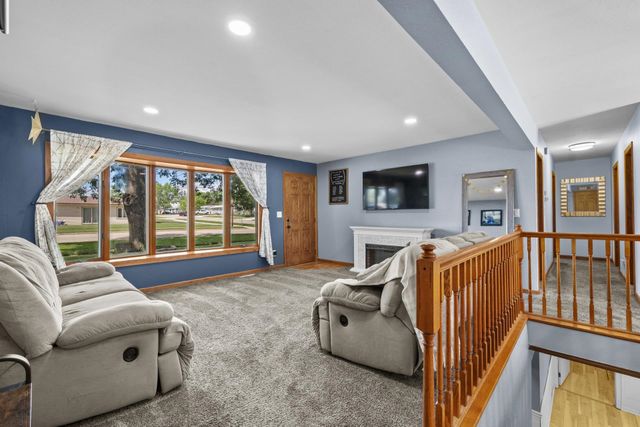 2324 8TH ST NW, Minot, ND 58703