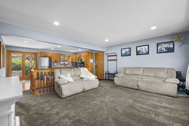2324 8TH ST NW, Minot, ND 58703