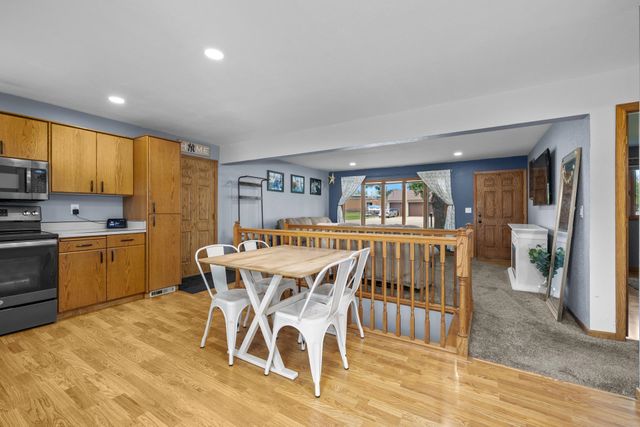 2324 8TH ST NW, Minot, ND 58703
