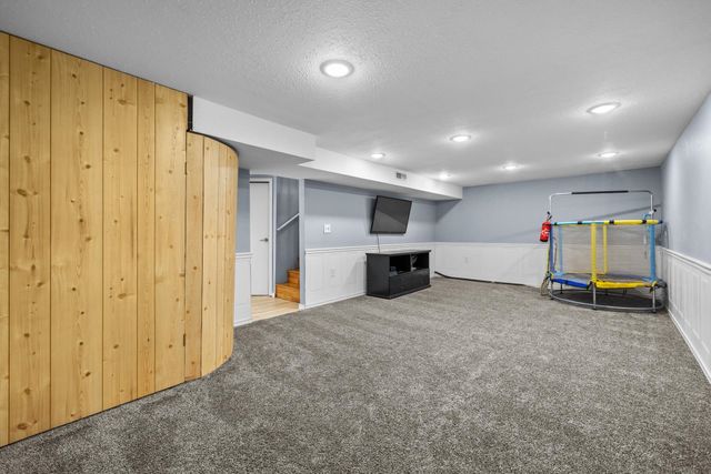 2324 8TH ST NW, Minot, ND 58703