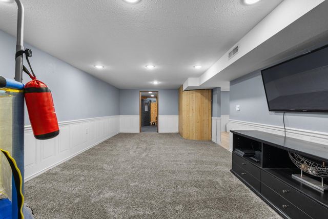 2324 8TH ST NW, Minot, ND 58703