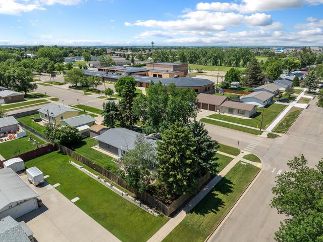 2324 8TH ST NW, Minot, ND 58703