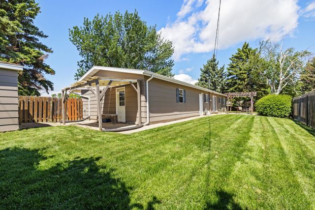 2324 8TH ST NW, Minot, ND 58703