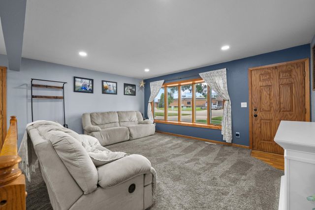 2324 8TH ST NW, Minot, ND 58703