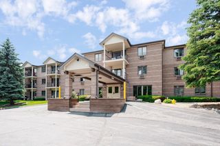 530 N Silverbrook DRIVE #132, West Bend, WI 53090
