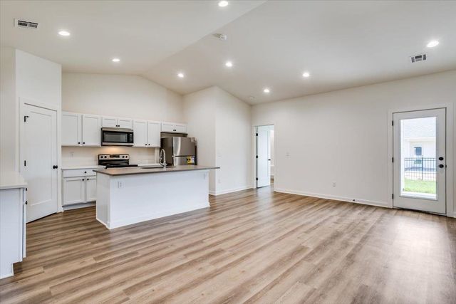 15217 W Kristina St, Goddard, KS 67052