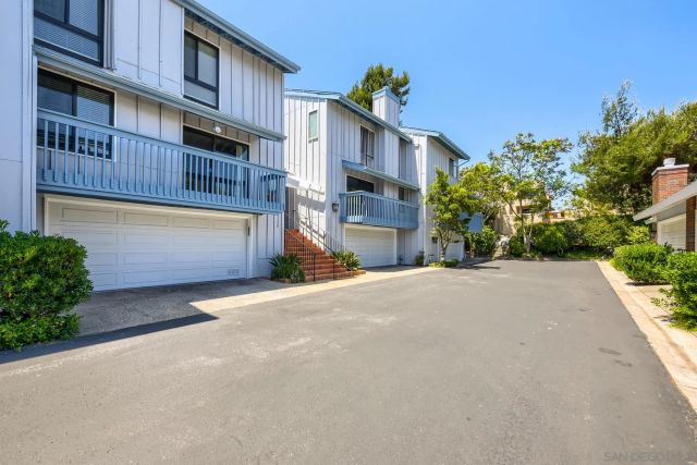 3348 Caminito Vasto, San Diego, CA 92037