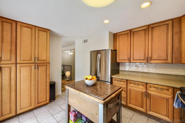 3348 Caminito Vasto, San Diego, CA 92037