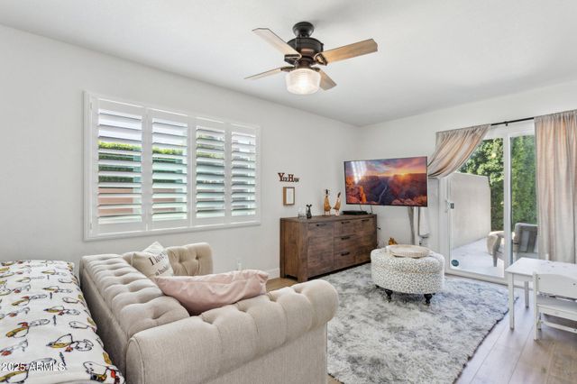 216 W Winged Foot Road, Phoenix, AZ 85023