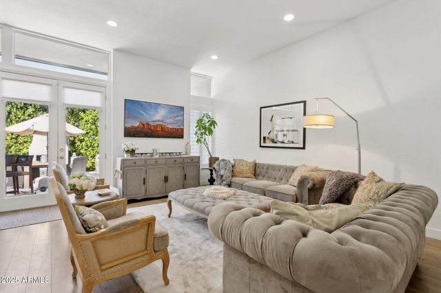 216 W Winged Foot Road, Phoenix, AZ 85023