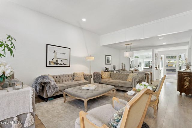 216 W Winged Foot Road, Phoenix, AZ 85023